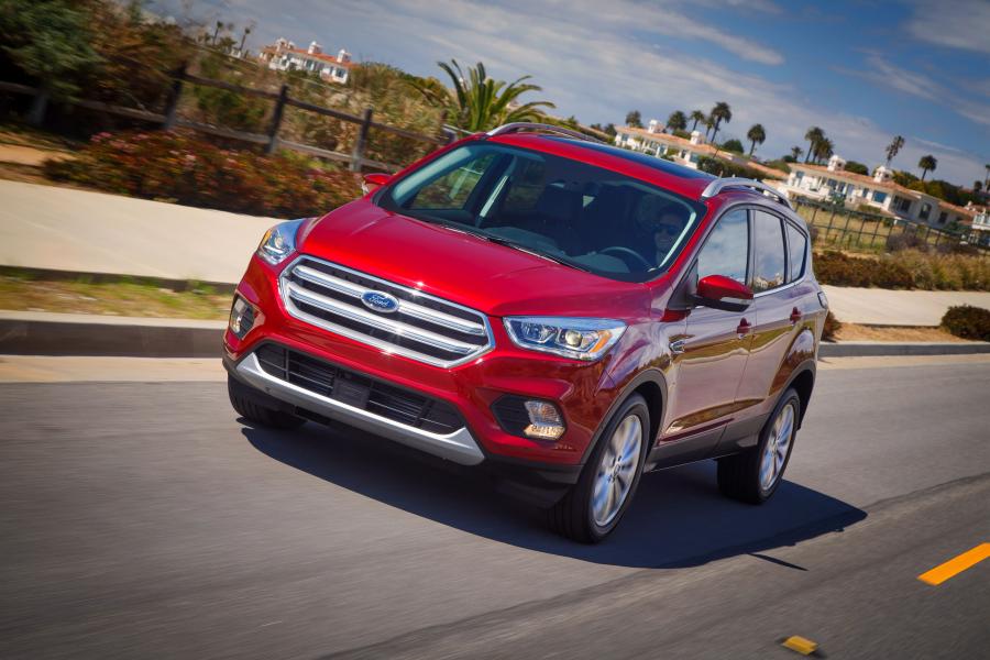  Ford Escape Titanium 2016 года  (фото 1 из 28)